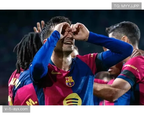 佩德里身披巴萨6号球衣引爆销量，年轻球迷争相追捧