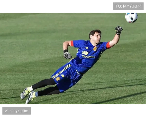 诺伊尔与布冯:两代门神巅峰对决,谁将铭刻历史? 诺伊尔与布冯:两代门神巅峰对决,谁将铭刻历史?