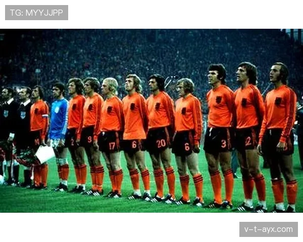 克鲁伊夫世界杯经典表现重塑比赛格局，传奇影响力至今闪耀